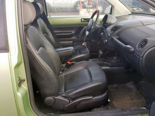 3VWPG3AG8AM008382 - 2010 VOLKSWAGEN NEW BEETLE Grün Foto 5