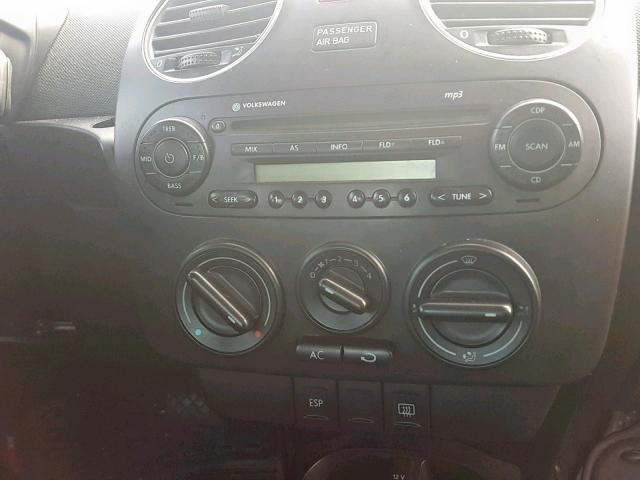 3VWPG3AG8AM008382 - 2010 VOLKSWAGEN NEW BEETLE Grün Foto 9