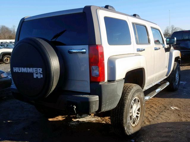 5GTDN136X68312807 - 2006 HUMMER H3 GRAY photo 4