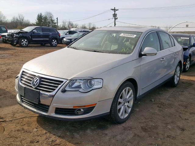 WVWJK7AN0AE057868 - 2010 VOLKSWAGEN PASSAT KOM SILVER photo 2