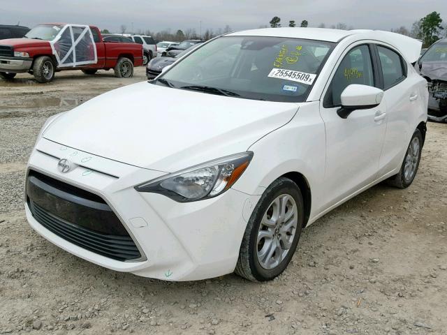 3MYDLBZV0GY101236 - 2016 TOYOTA SCION IA WHITE photo 2