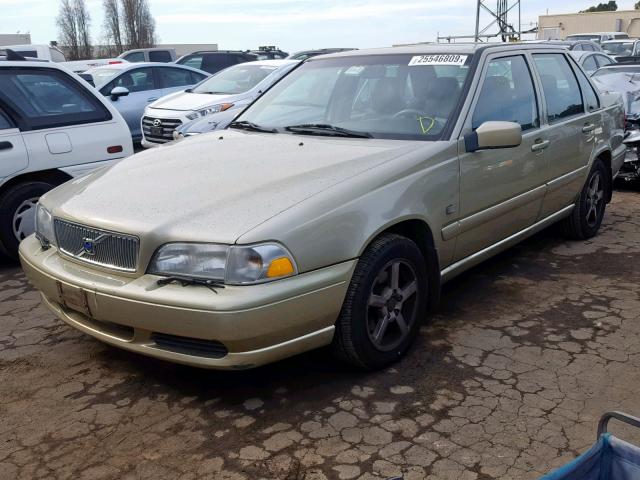 YV1LT56D1X2590228 - 1999 VOLVO S70 GOLD photo 2