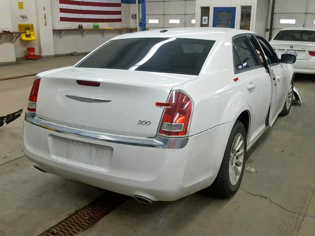 2C3CCAAG1CH104961 - 2012 CHRYSLER 300 WHITE photo 4