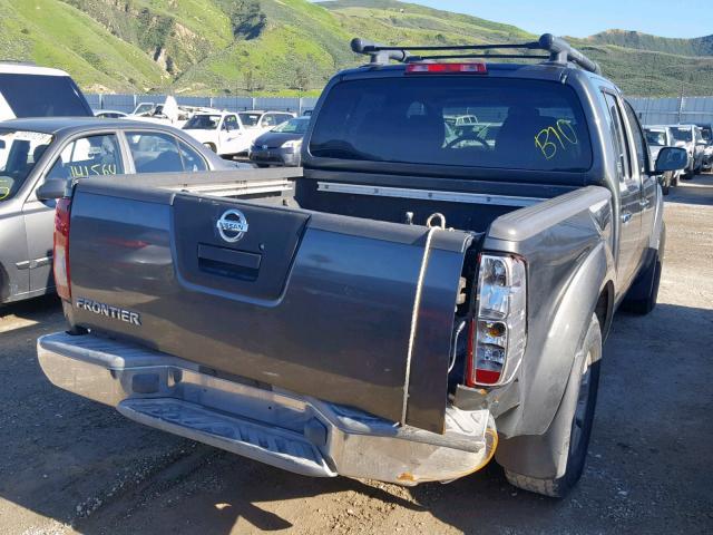 1N6AD07U85C460995 - 2005 NISSAN FRONTIER C GRAY photo 4