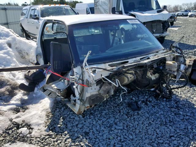 3B7KF23C32M31567A - 2002 DODGE RAM 2500 WHITE photo 1