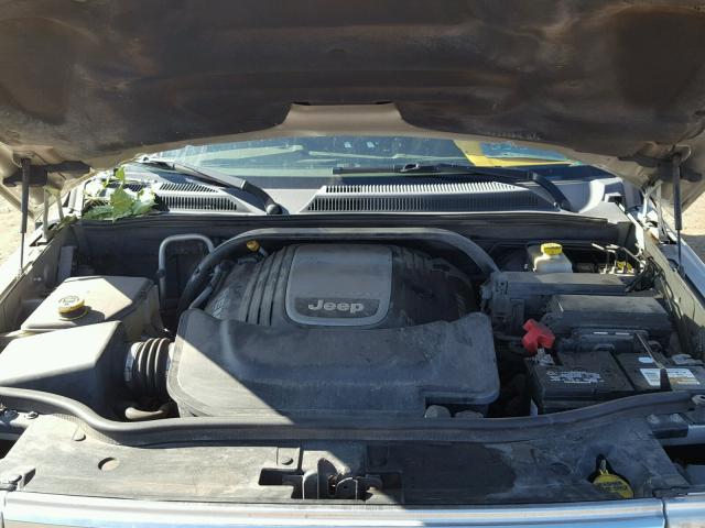 1J8HG58276C363722 - 2006 JEEP COMMANDER SILVER photo 7