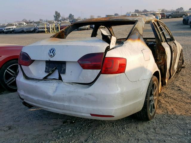 3VW1K7AJ3DM390901 - 2013 VOLKSWAGEN JETTA BASE Այրված լուսանկար 4