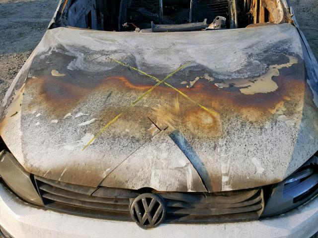 3VW1K7AJ3DM390901 - 2013 VOLKSWAGEN JETTA BASE Այրված լուսանկար 7