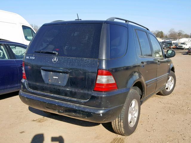 4JGAB54E91A273446 - 2001 MERCEDES-BENZ ML 320 BLACK photo 4