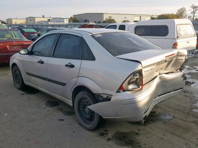 1FAFP34N05W101739 - 2005 FORD FOCUS ZX4 SILVER photo 3