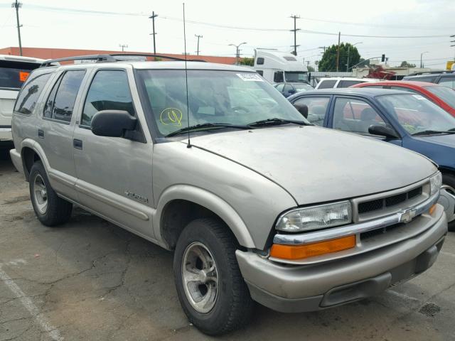 1GNCS13W42K226909 - 2002 CHEVROLET BLAZER GRAY photo 1