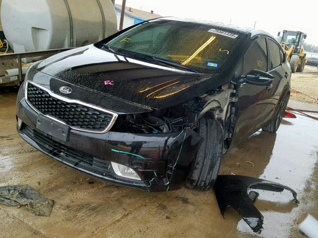 3KPFL4A81HE092591 - 2017 KIA FORTE EX BLACK photo 2