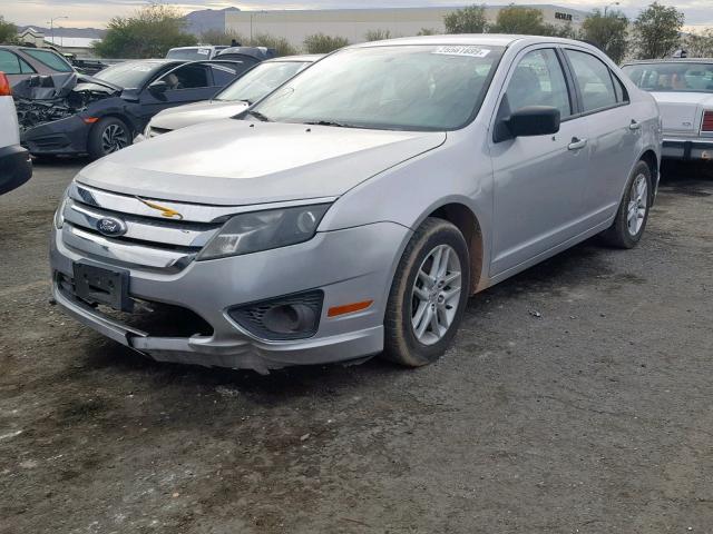 3FAHP0GAXAR338168 - 2010 FORD FUSION S SILVER photo 2