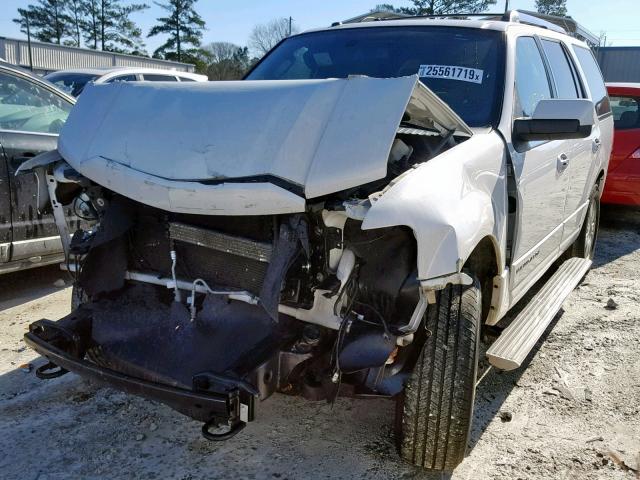 5LMJJ2J57BEJ08184 - 2011 LINCOLN NAVIGATOR WHITE photo 2