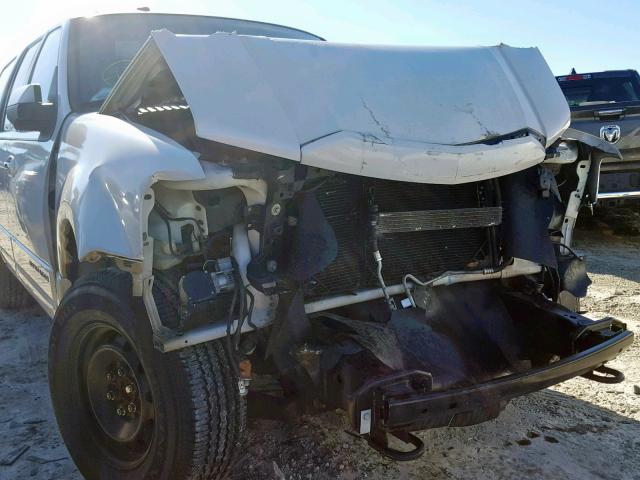 5LMJJ2J57BEJ08184 - 2011 LINCOLN NAVIGATOR WHITE photo 9