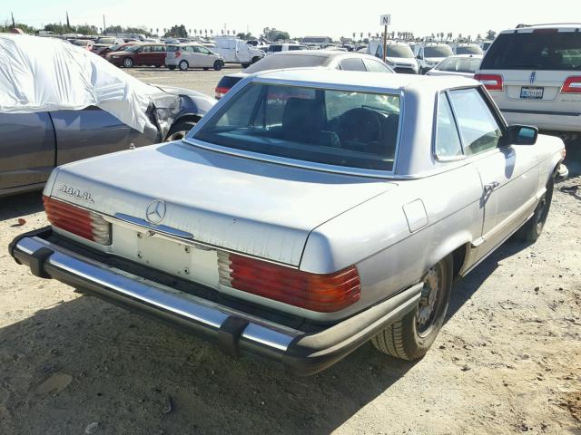 WDBBA45AXCB013828 - 1982 MERCEDES-BENZ 380 SL SILVER photo 4