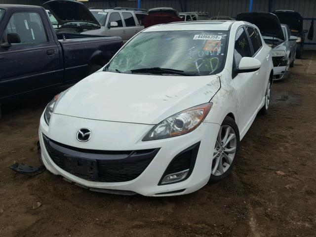 JM1BL1M55B1388920 - 2011 MAZDA 3 S WHITE photo 2