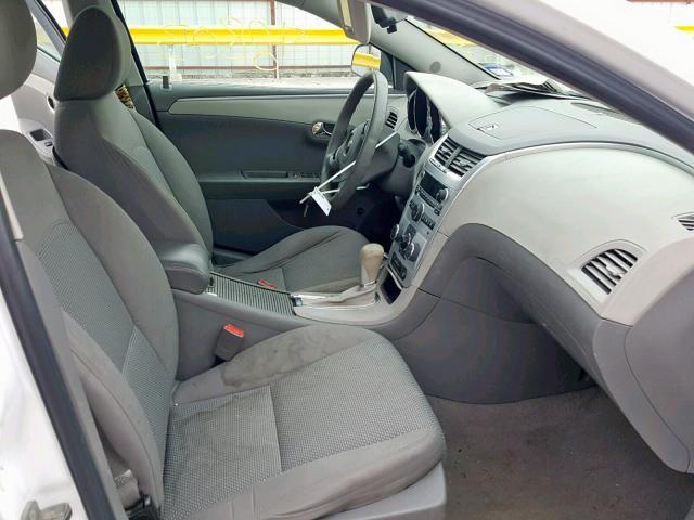 1G1ZB5E04CF104136 - 2012 CHEVROLET MALIBU LS WHITE photo 5