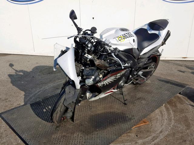 JYARN23Y5CA002679 - 2012 YAMAHA YZFR1 C WHITE photo 2