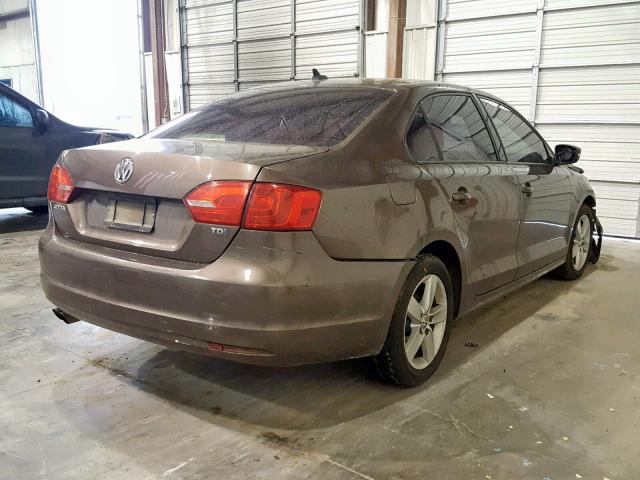 3VWLL7AJXCM362498 - 2012 VOLKSWAGEN JETTA TDI BROWN photo 4