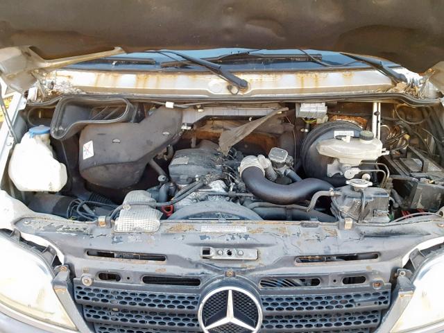 WD2PD744945697975 - 2004 DODGE SPRINTER SILVER photo 7