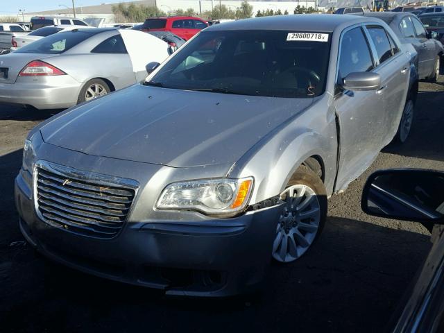 2C3CCAAG2DH643946 - 2013 CHRYSLER 300 SILVER photo 2