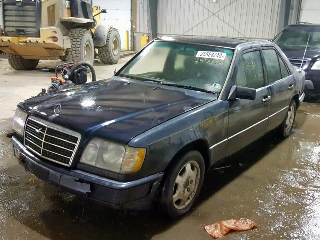 WDBEA32E0SC247127 - 1995 MERCEDES-BENZ E 320 BASE BLACK photo 2