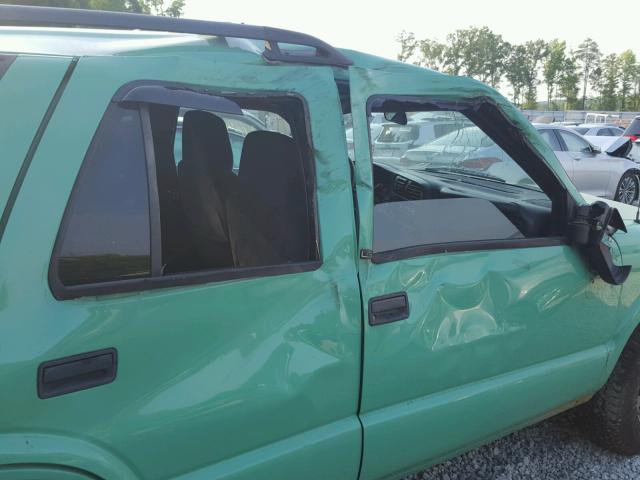 1GNDT13W52K224992 - 2002 CHEVROLET BLAZER GREEN photo 9