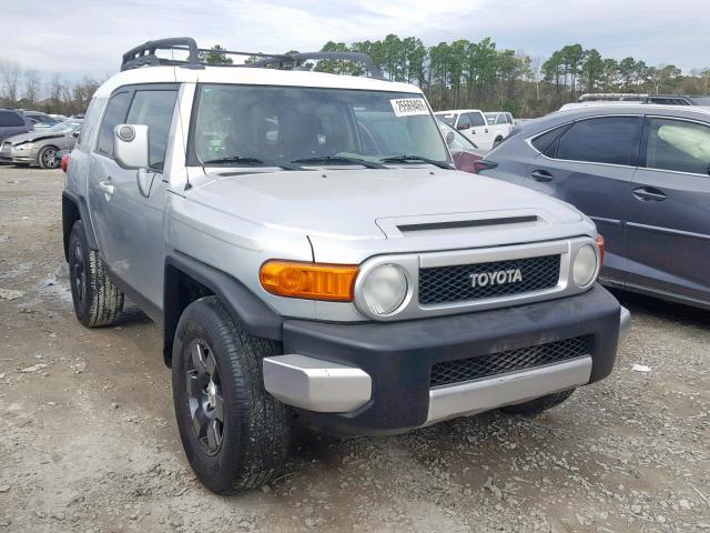 JTEBU11F570044135 - 2007 TOYOTA FJ CRUISER SILVER photo 1