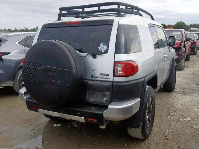 JTEBU11F570044135 - 2007 TOYOTA FJ CRUISER SILVER photo 4