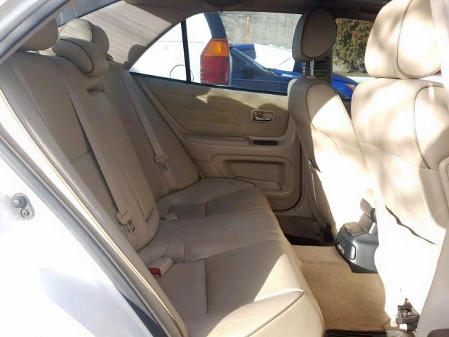 JTHBD192830074907 - 2003 LEXUS IS 300 WHITE photo 6