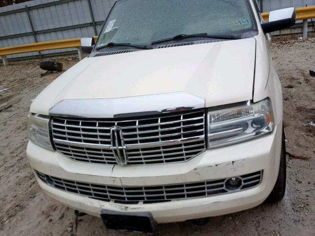 5LMFU28547LJ15342 - 2007 LINCOLN NAVIGATOR 白色 照片 7