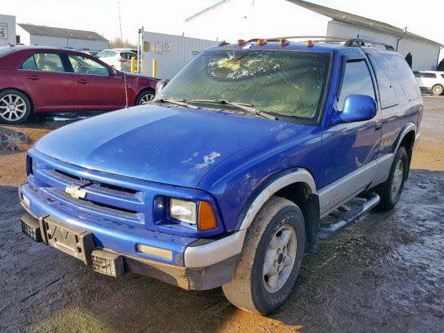 1GNCT18W0TK107973 - 1996 CHEVROLET BLAZER BLUE photo 2