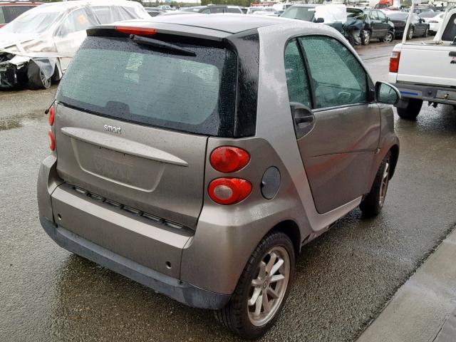 WMEEJ3BA1AK345541 - 2010 SMART FORTWO PUR TWO TONE photo 4