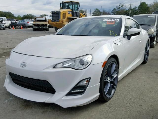 JF1ZNAA11D1725120 - 2013 SCION FRS WHITE photo 2