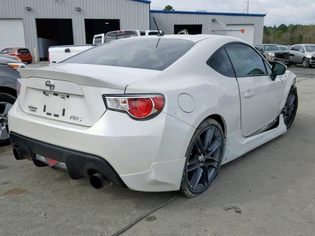JF1ZNAA11D1725120 - 2013 SCION FRS WHITE photo 4