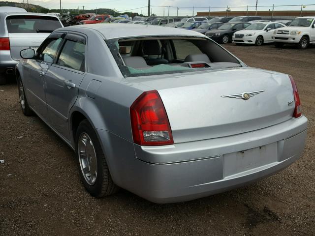 2C3JA53G45H677941 - 2005 CHRYSLER 300 TOURIN SILVER photo 3