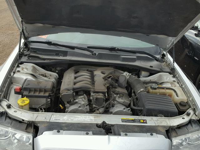 2C3JA53G45H677941 - 2005 CHRYSLER 300 TOURIN SILVER photo 7