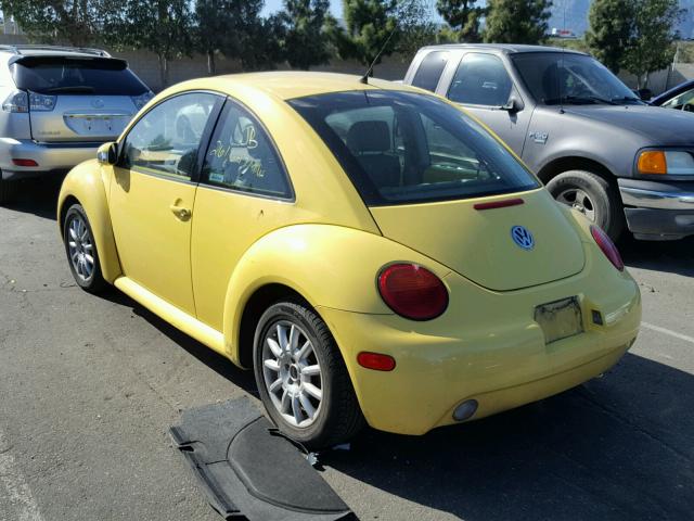 3VWCR31C75M407621 - 2005 VOLKSWAGEN NEW BEETLE Gelb Foto 3