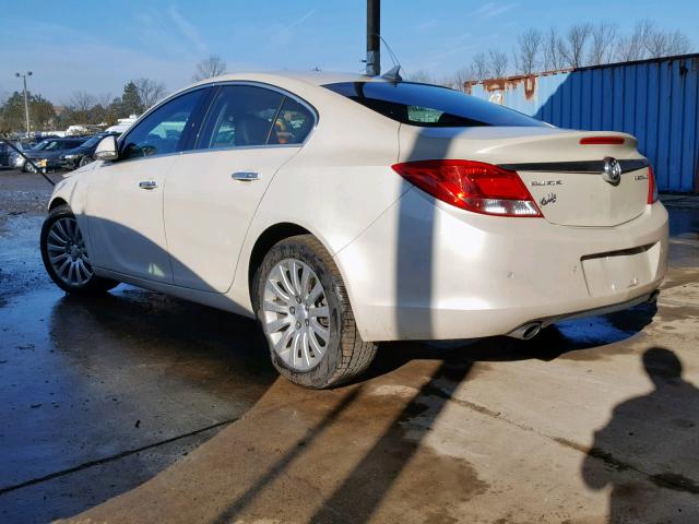 2G4GT5GVXD9183239 - 2013 BUICK REGAL PREM WHITE photo 3