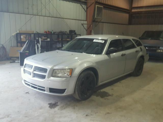 2D4FV47T88H167980 - 2008 DODGE MAGNUM SILVER photo 2