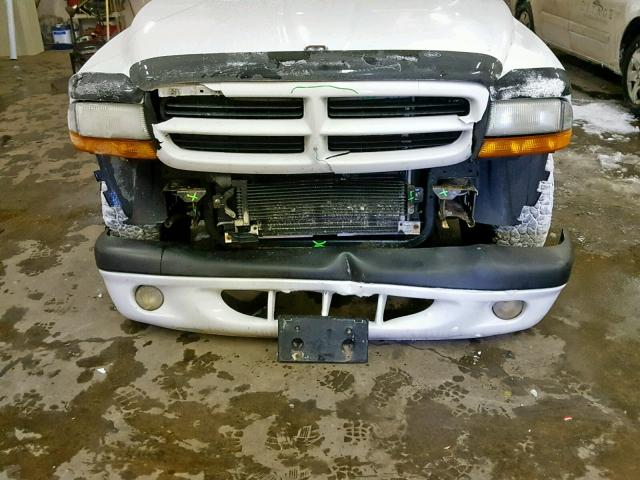 1B7HL38N32S637015 - 2002 DODGE DAKOTA QUA WHITE photo 9