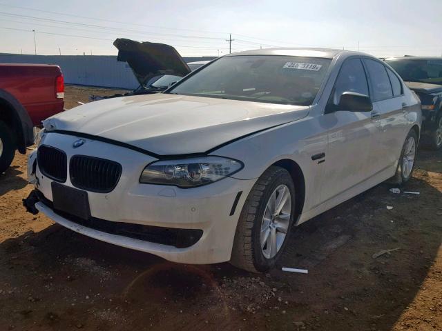 WBAXH5C50CDW03908 - 2012 BMW 528 XI WHITE photo 2