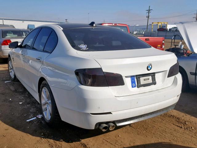 WBAXH5C50CDW03908 - 2012 BMW 528 XI WHITE photo 3