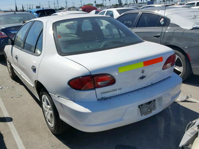 1G1JF524X27193146 - 2002 CHEVROLET CAVALIER L WHITE photo 3