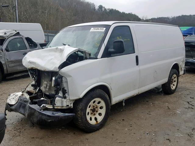 1GTS8AF42C1192554 - 2012 GMC SAVANA G15 WHITE photo 2