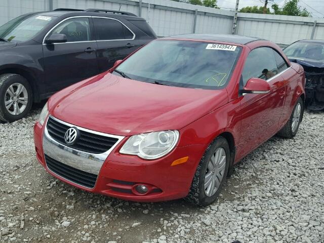 WVWBA71F27V038814 - 2007 VOLKSWAGEN EOS 2.0T RED photo 2