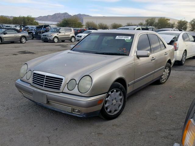 WDBJF55F4VA371322 - 1997 MERCEDES-BENZ E 320 TAN photo 2