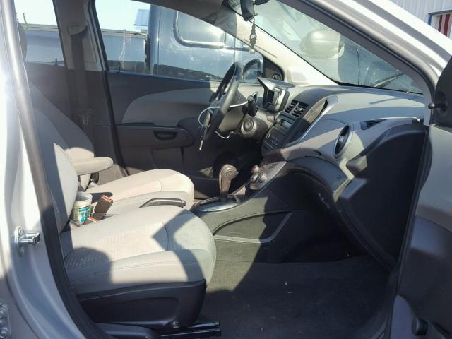1G1JA5SH9F4181837 - 2015 CHEVROLET SONIC LS SILVER photo 5