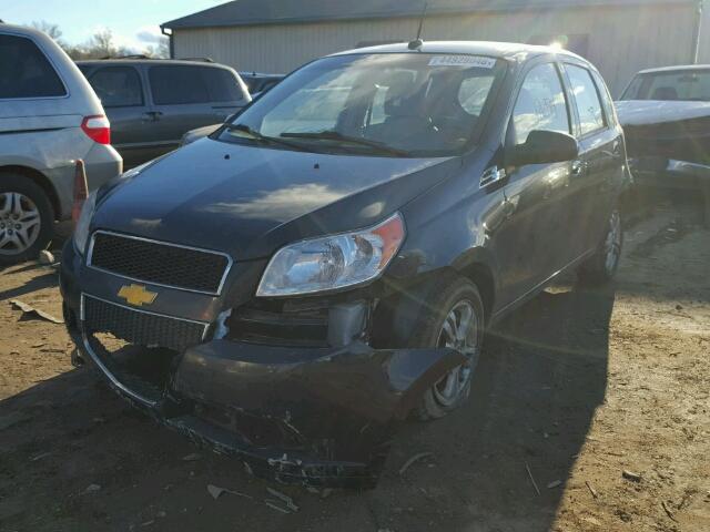 KL1TD6DE1AB110207 - 2010 CHEVROLET AVEO LS BLACK photo 2